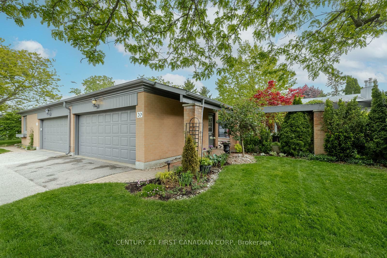 Property Photo: 50 Fiddlers Green Road 20 ON N6H 4T4