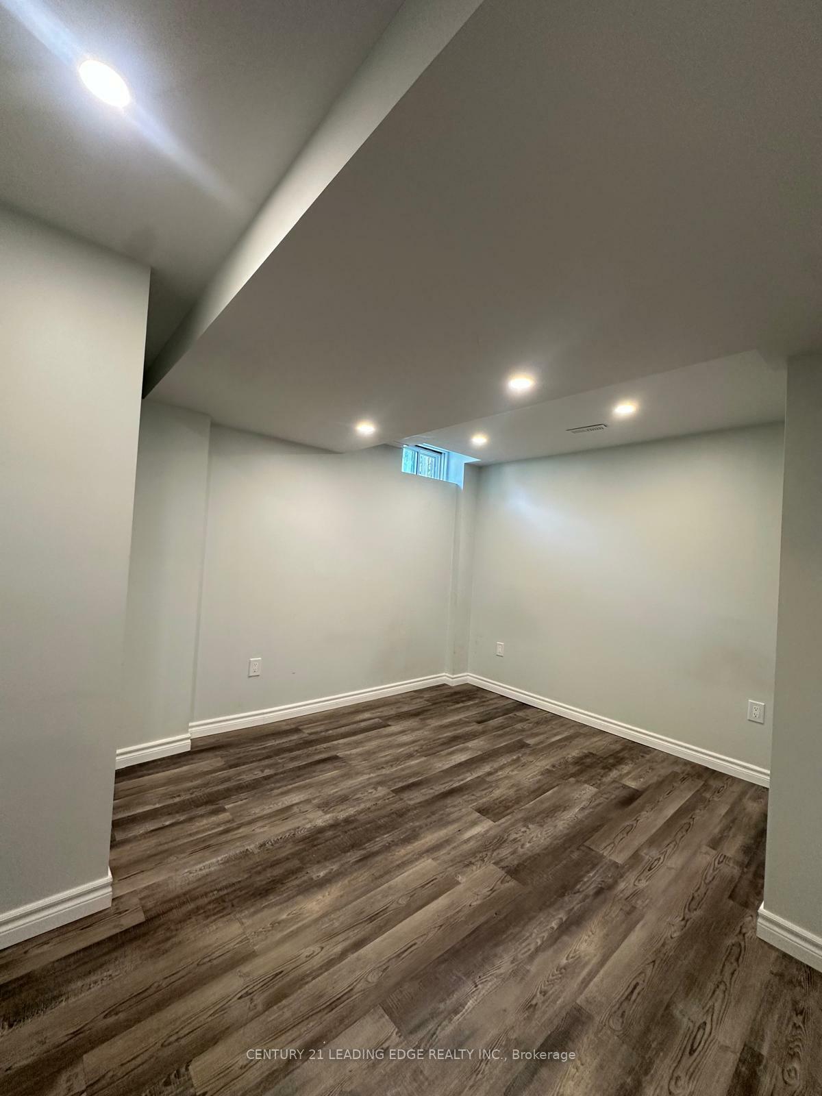 Photo de la propriété: 1506 Reesor Court Bsmt ON L1X 2M9