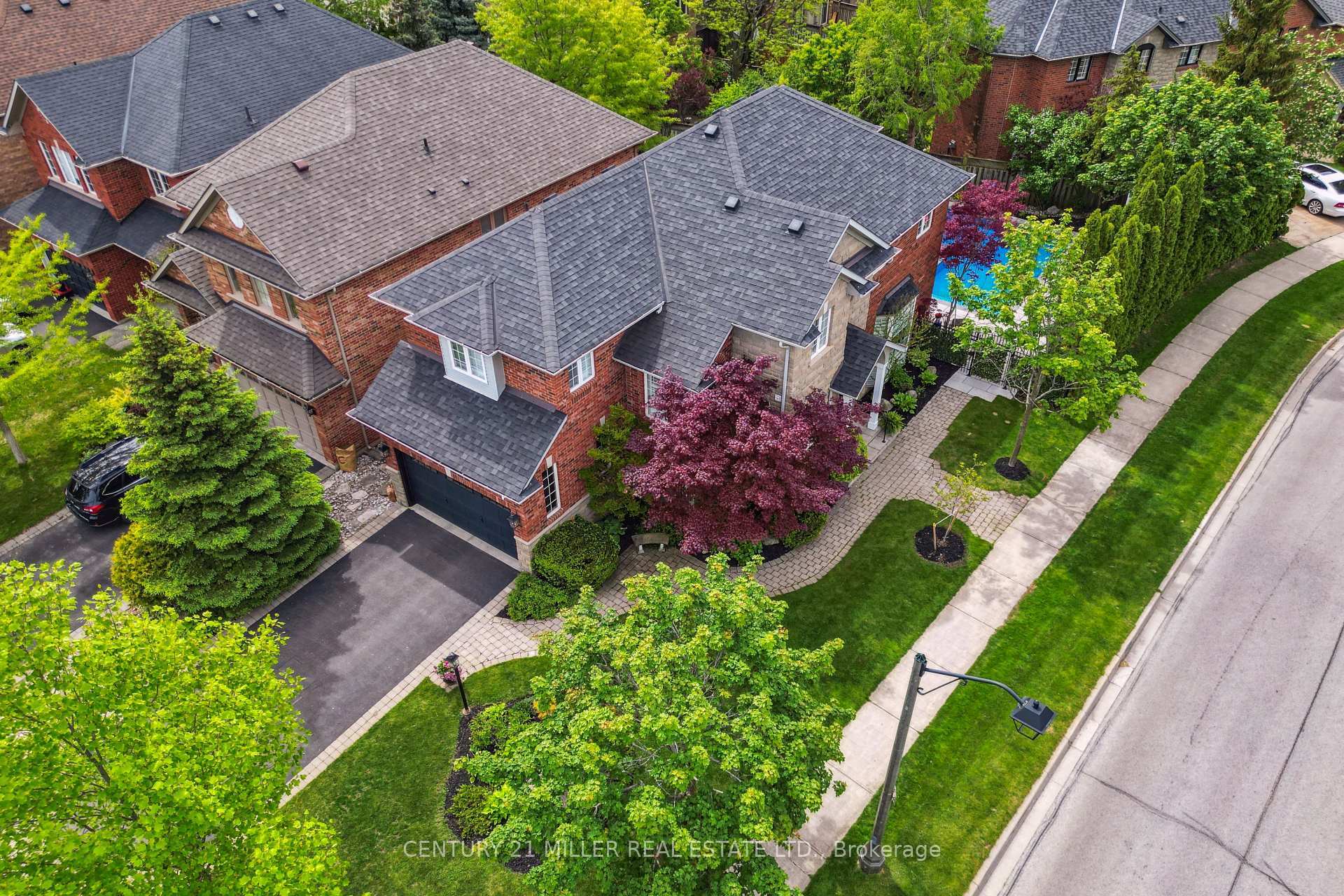 2074 Springdale Road  Oakville ON L6M 4C7 photo