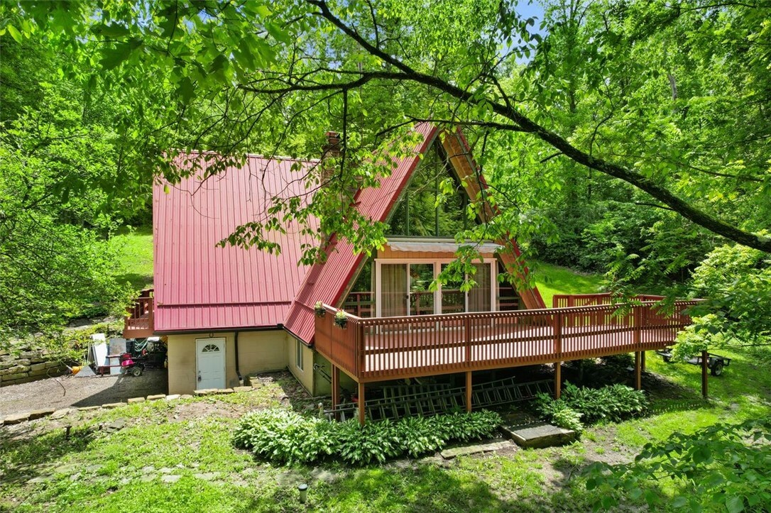 Property Photo: 798 Cross Creek Rd PA 15021