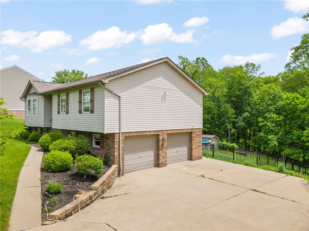 Property Photo: 290 Annuity Drive PA 15301