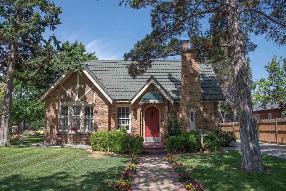 Property Photo: 2122 S Hayden Street TX 79109-2204