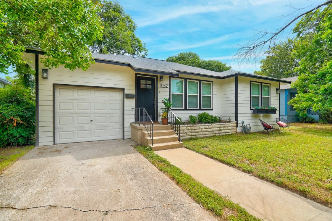 Property Photo: 1032 E 43rd Street TX 78751