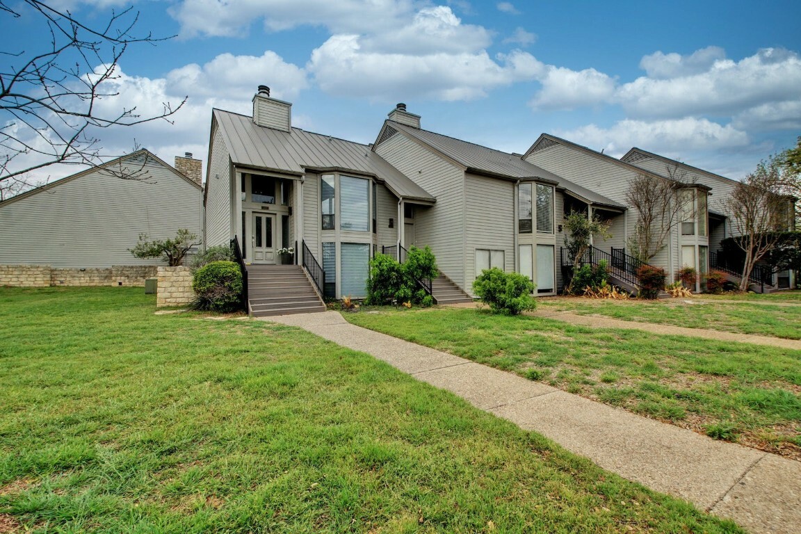 Property Photo: 105 World Of Tennis Square TX 78738