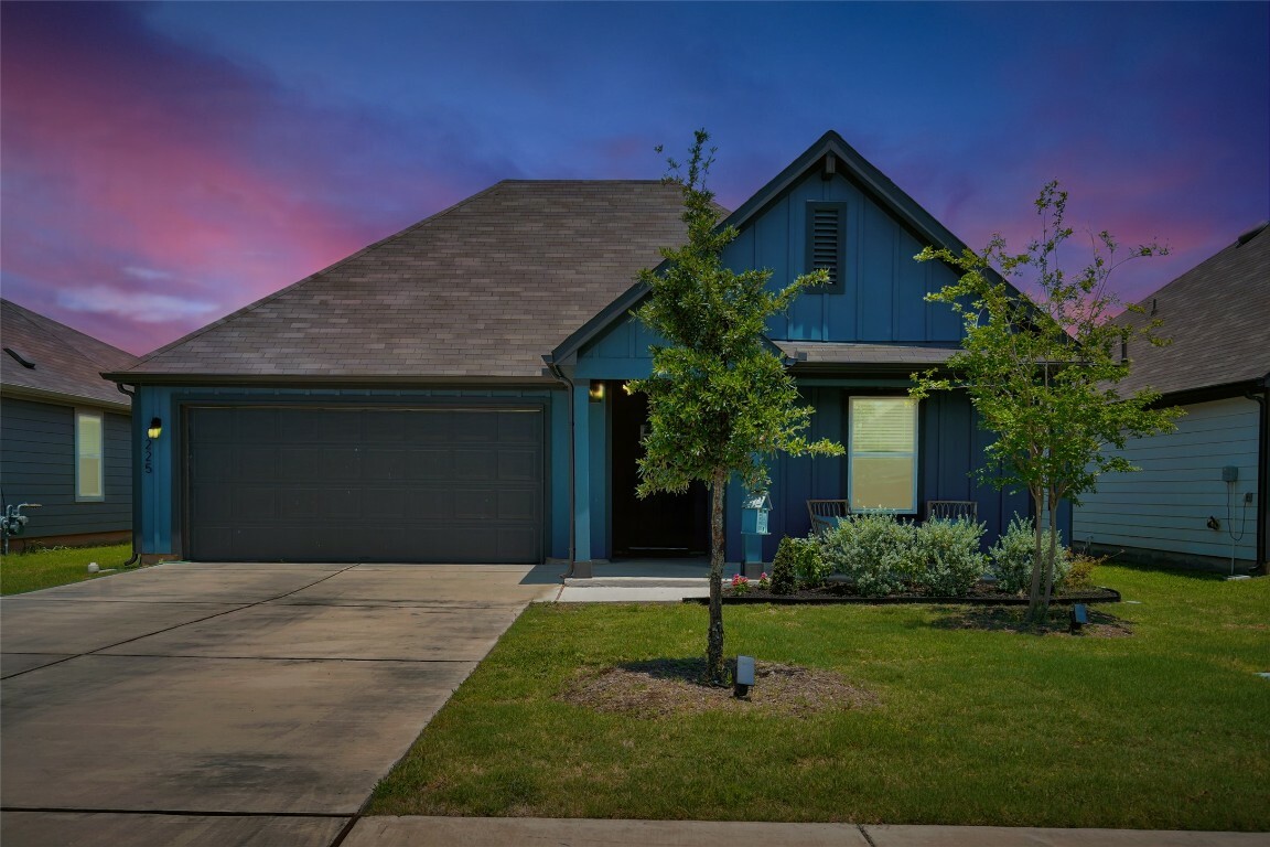 Property Photo: 225 Sweetwater Creek Lane TX 78634