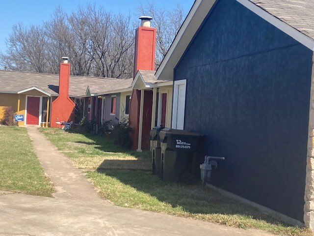 Property Photo: 3603 Buffalo Springs Trail B TX 78628