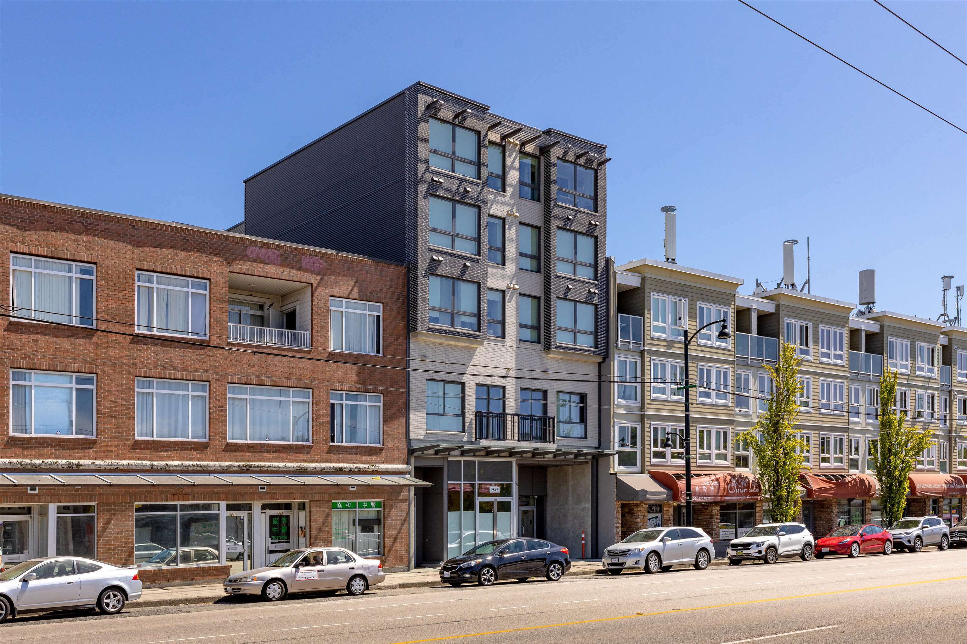 Photo de la propriété:  2551 Kingsway 403  BC V5R 5H3 