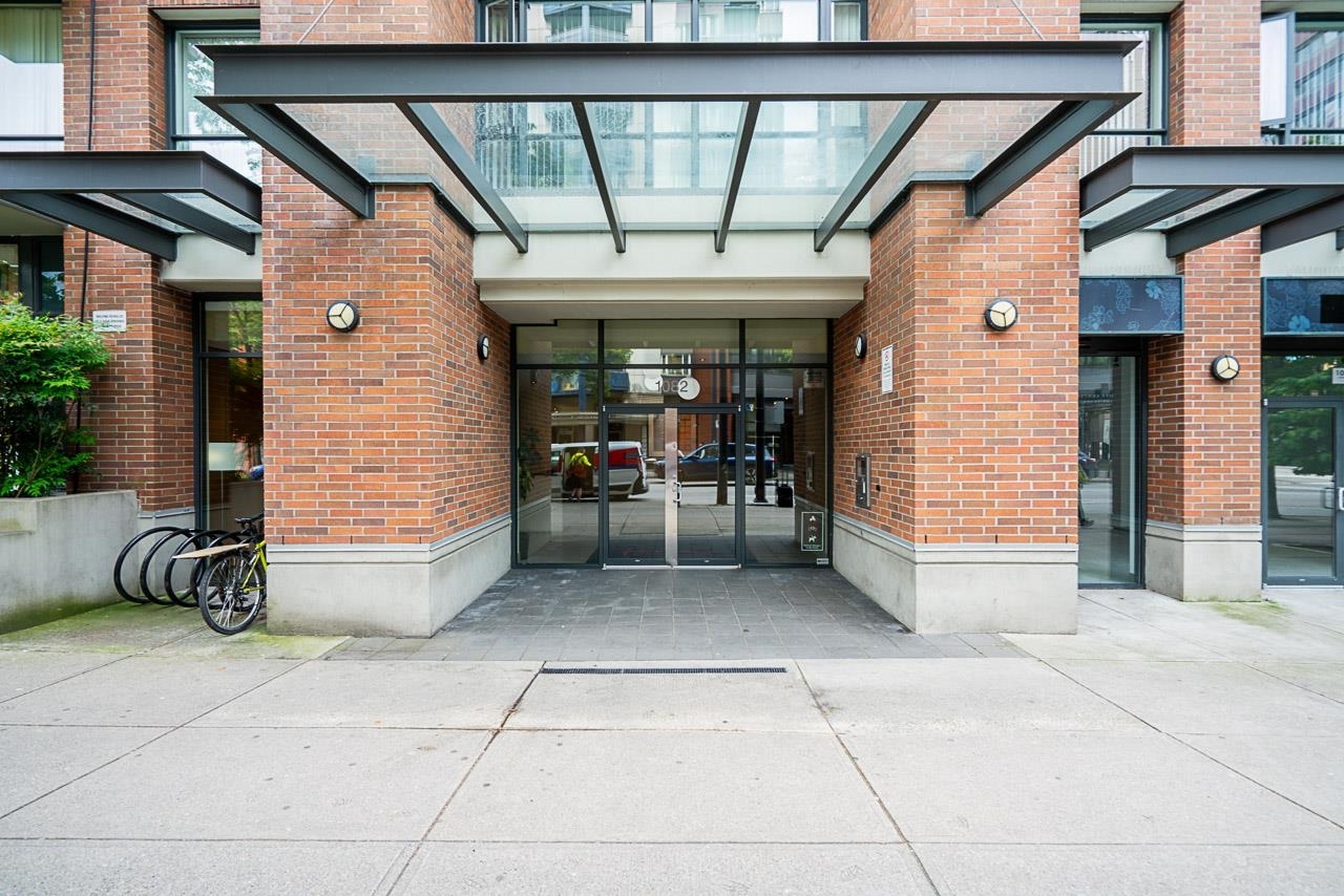 Property Photo: 1082 Seymour Street Ph3 BC V6B 1X9
