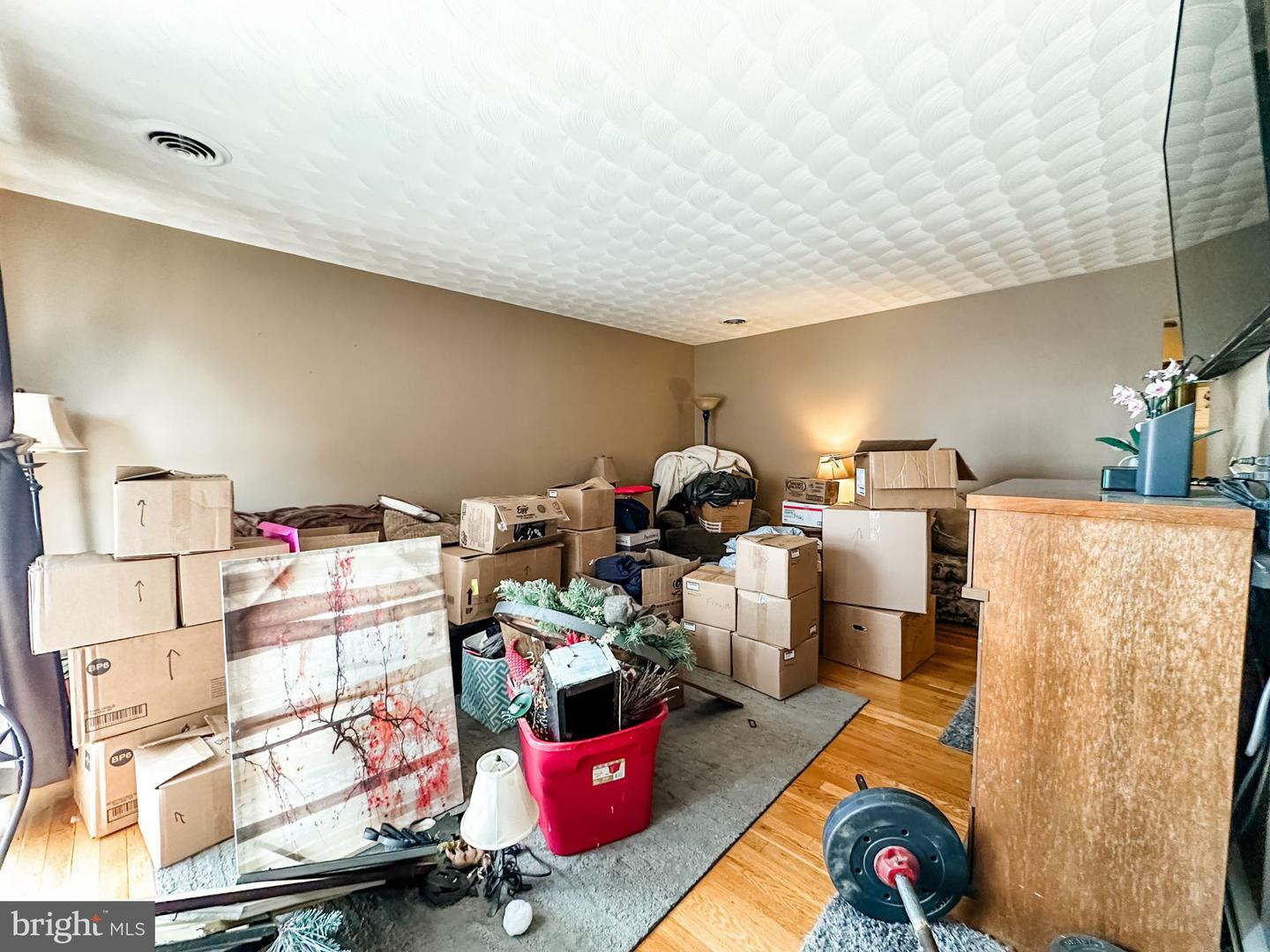 Property Photo: 419 Poplar Street MD 21562
