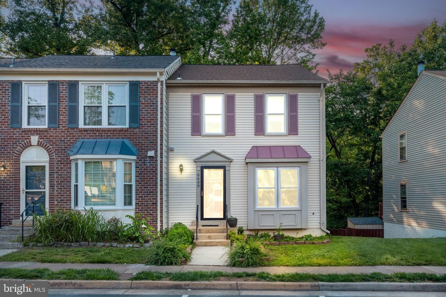 Property Photo:  5690 Chapel Run Court  VA 20120 