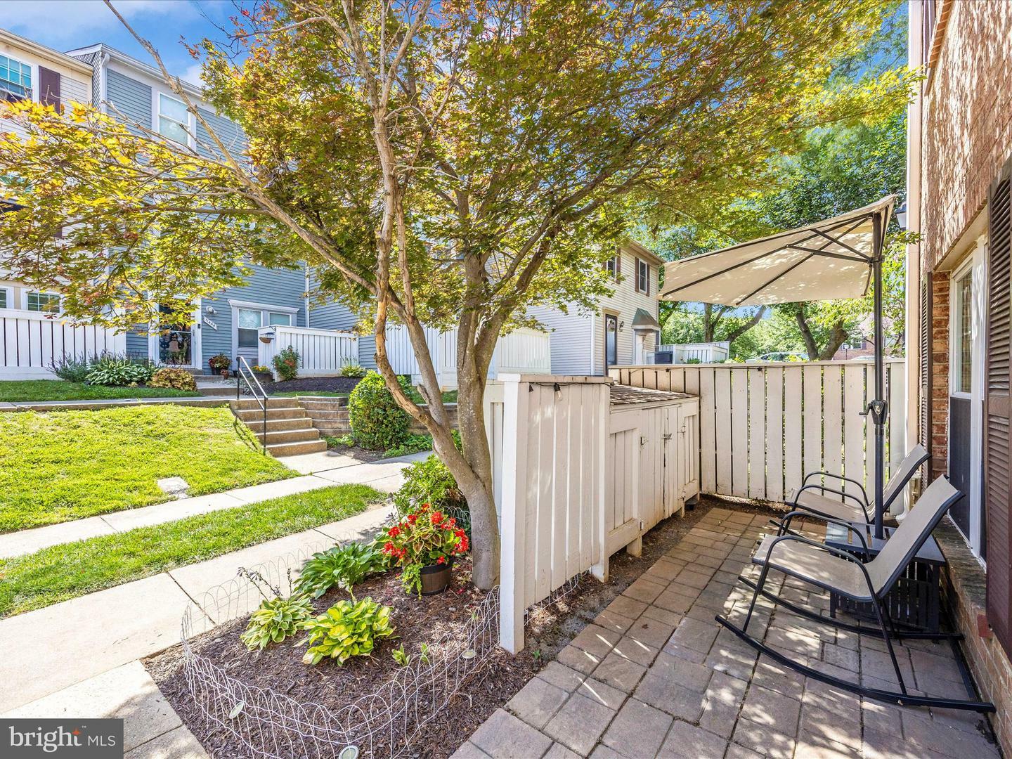 Property Photo: 11426 Appledowre Way 31 MD 20876