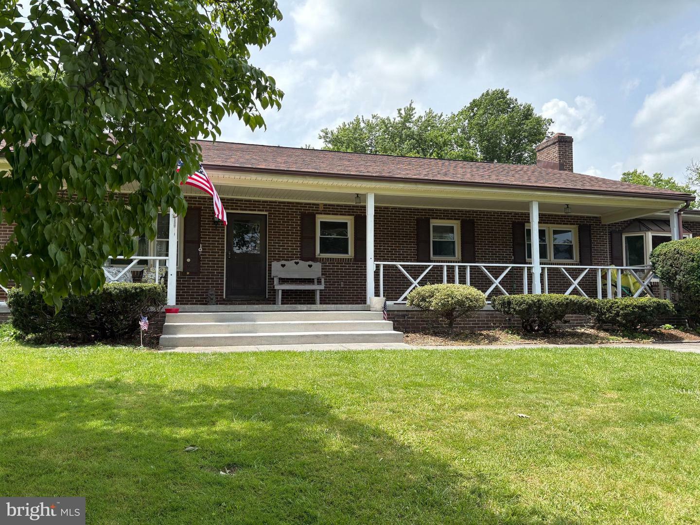 Property Photo: 425 Beechcroft Road VA 22601
