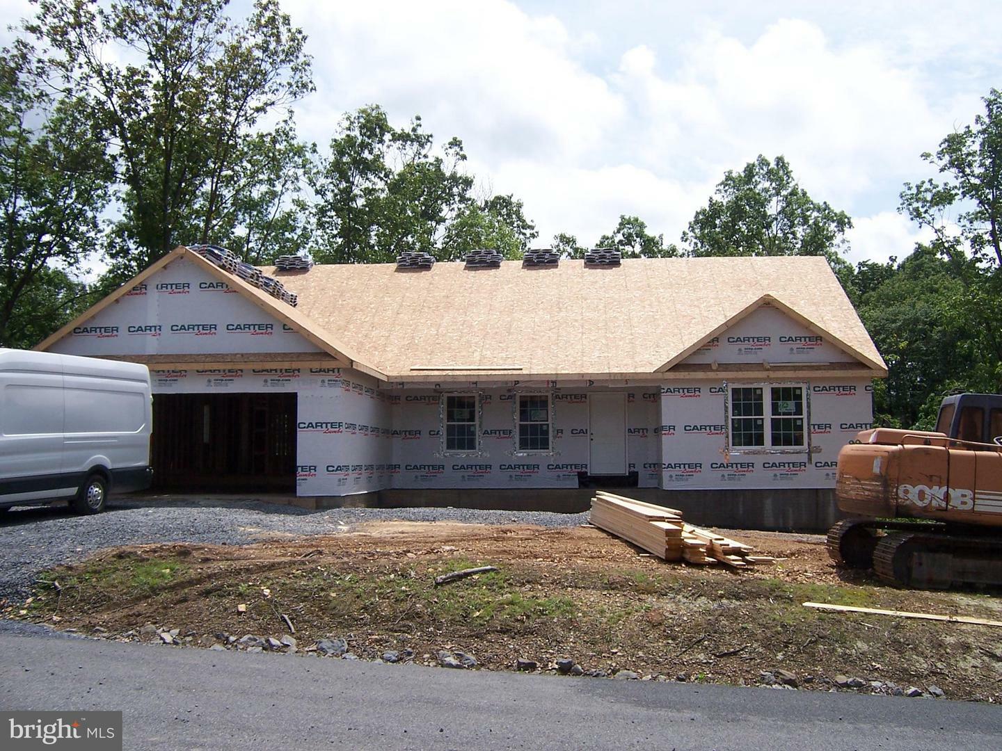 Property Photo: 223 Fairview Oaks Lane WV 25411