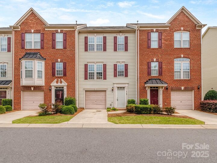Property Photo: 2169 Belle Vernon Avenue NC 28210