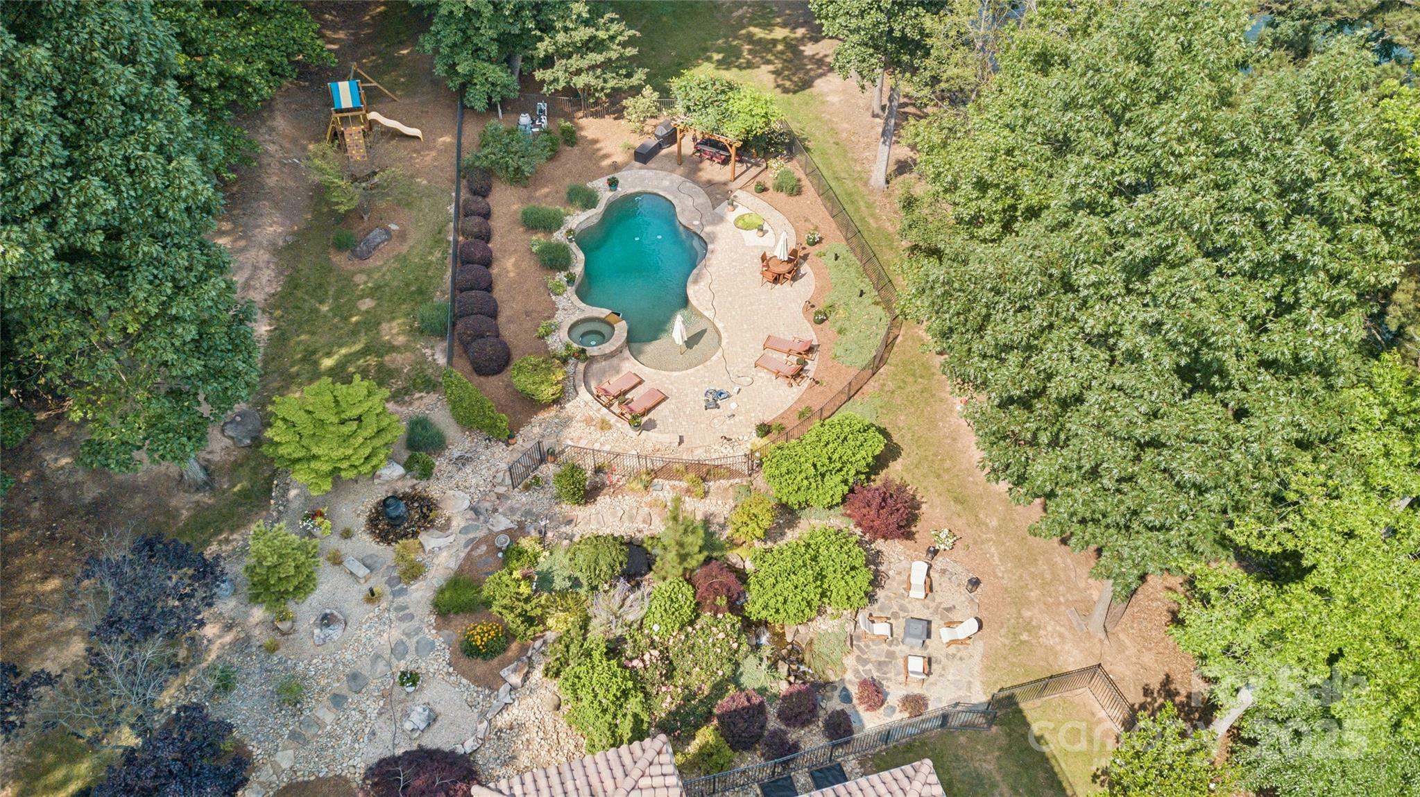 Property Photo: 9184 Greenwood Road NC 28682