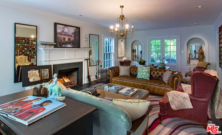 Property Photo:  369 23rd St  CA 90402