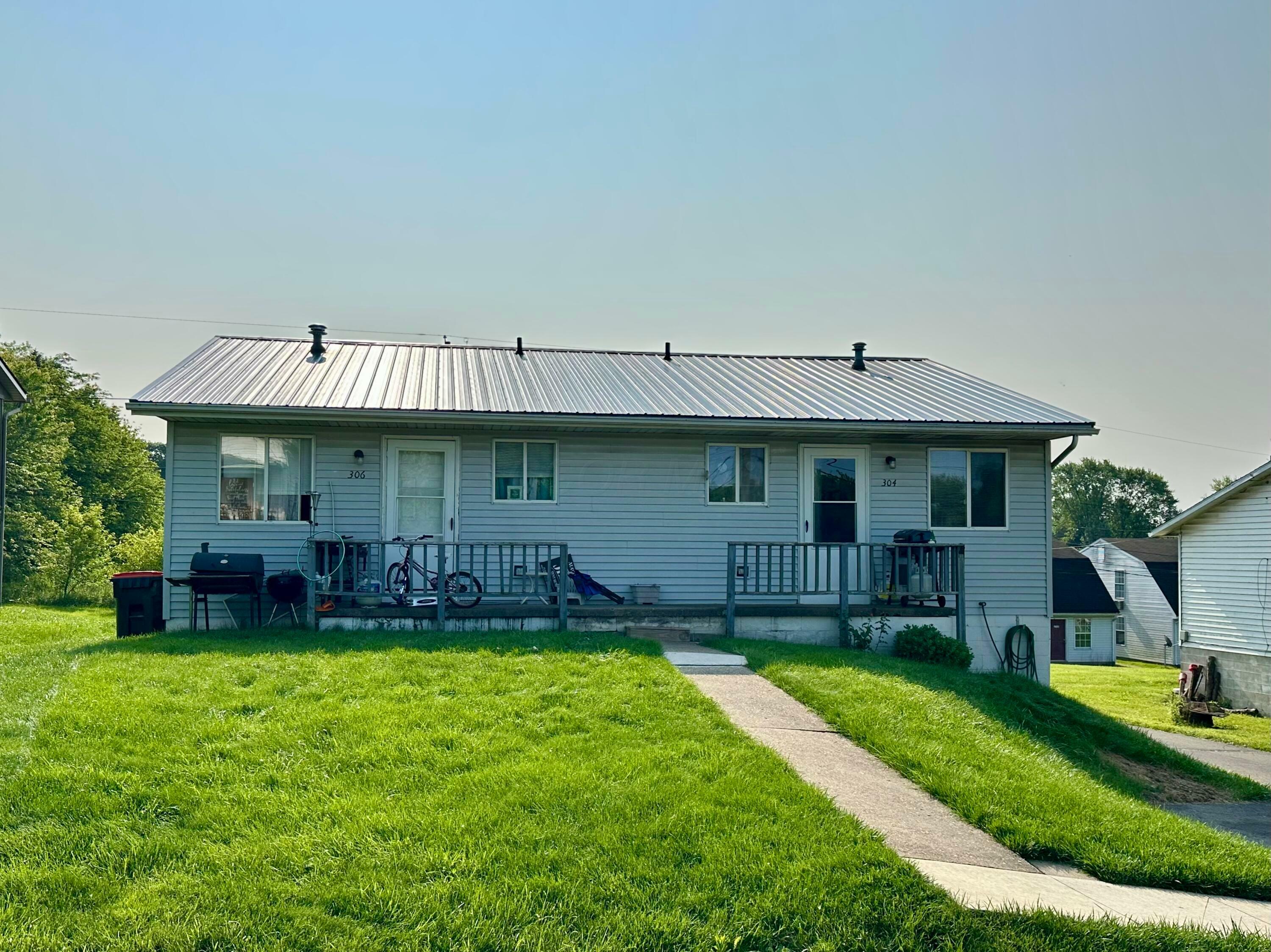 Property Photo: 304 Montgomery Avenue OH 43055