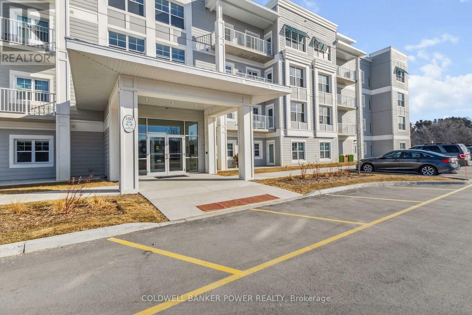 Photo de la propriété: 100 The Promenade 305 ON N5L 1C5