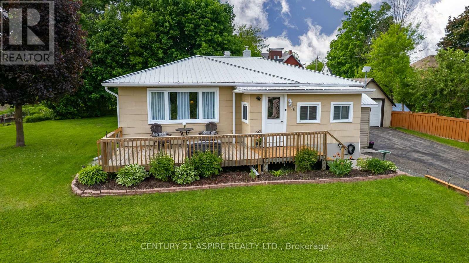 16 Dixon Street  Whitewater Region ON K0J 1K0 photo
