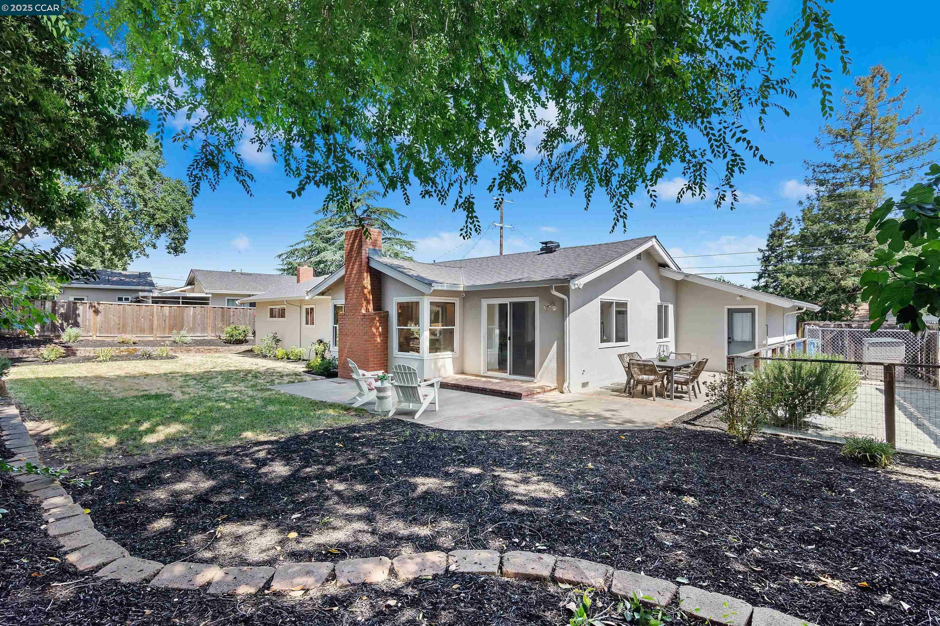 Property Photo:  2872 San Benito Dr  CA 94598 