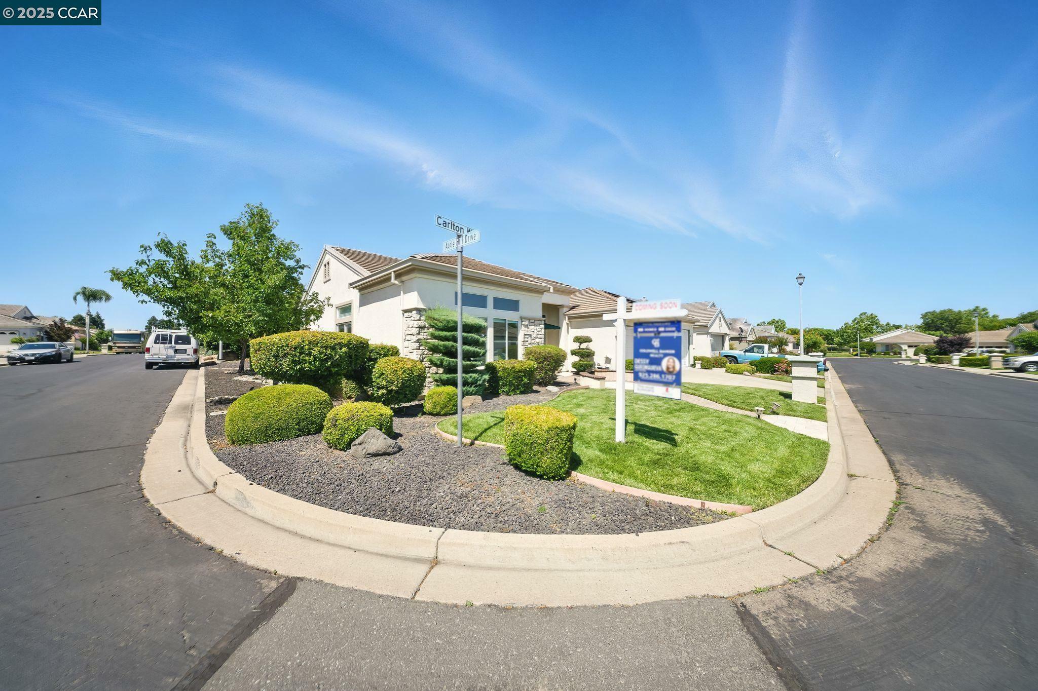 Property Photo: 1541 Carlton Way CA 94513