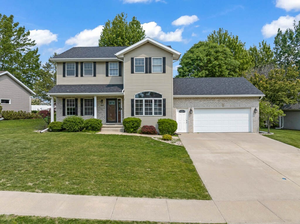 Property Photo: 1650 Jonathan Dr IA 50501