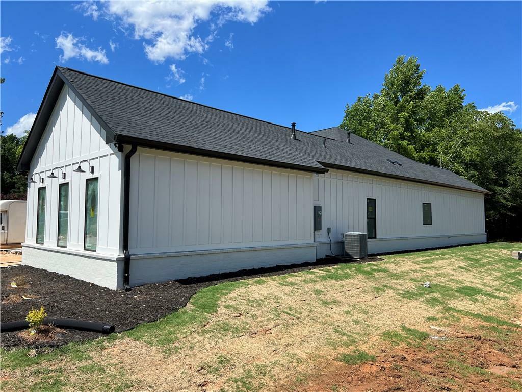 Property Photo: 520 Rockbridge Road GA 30047