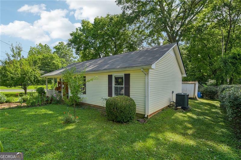Property Photo: 302 Douglas Street GA 30120