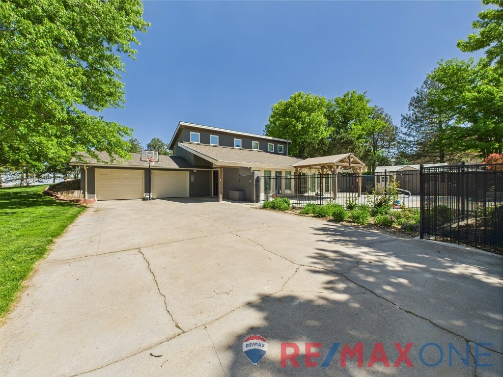 201 Bullard Drive  Garden City KS 67846 photo