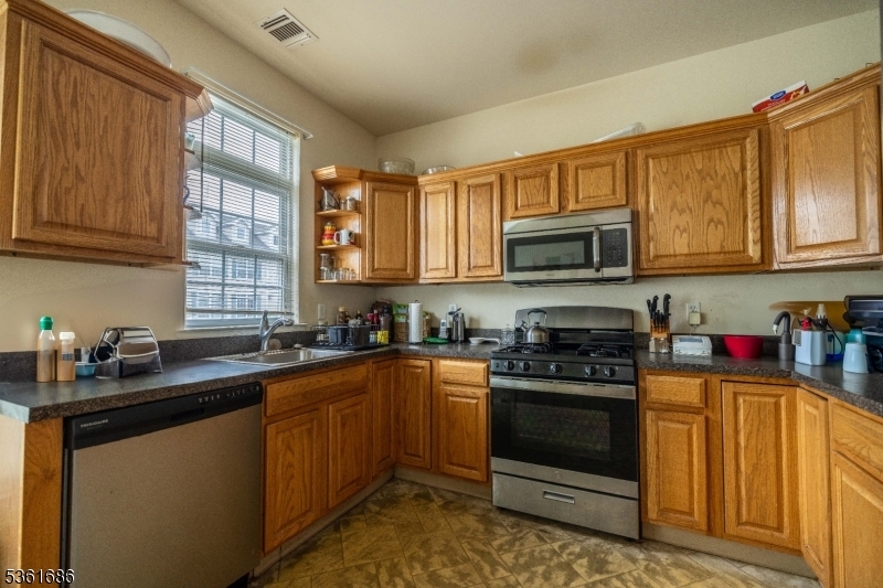Property Photo:  1407 Barnhardt Ln  NJ 07065 