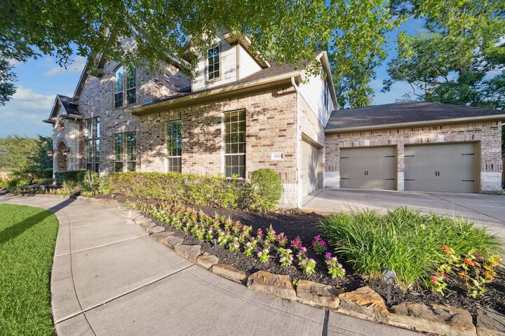 Property Photo:  10114 Logan Grove Court  TX 77302 