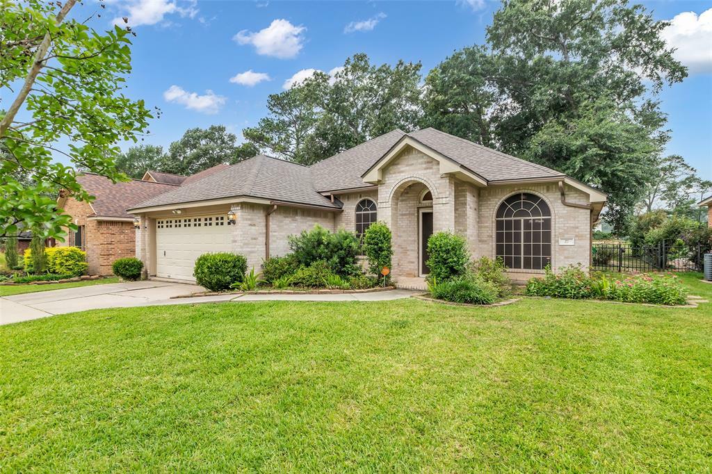 Property Photo: 27 Laguna Road TX 77356