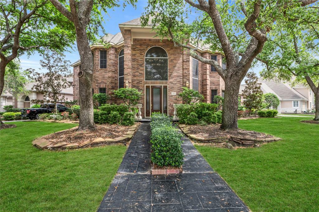 Property Photo: 24 Stonegate Park Court TX 77379