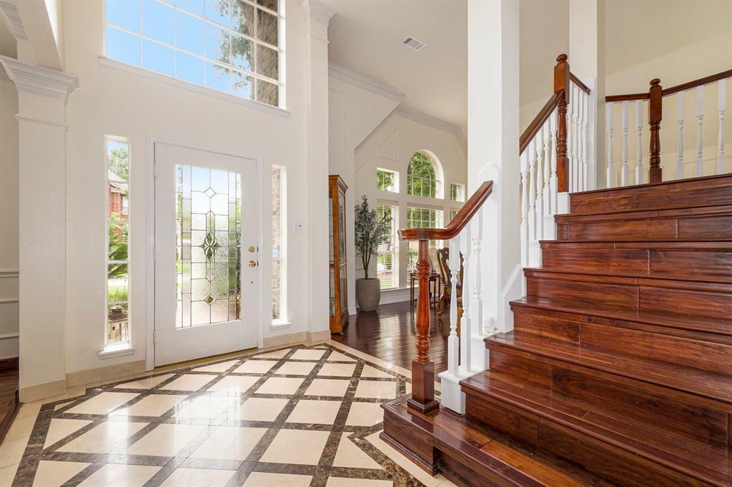 Property Photo: 15 Sparklewood Place TX 77381