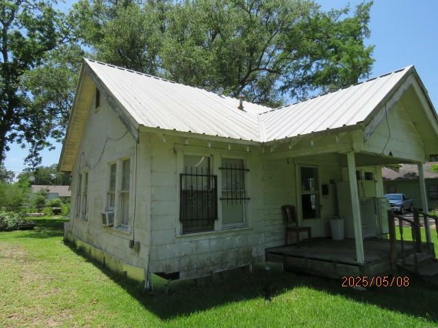 Property Photo: 2009 Las Palmas Drive TX 77642