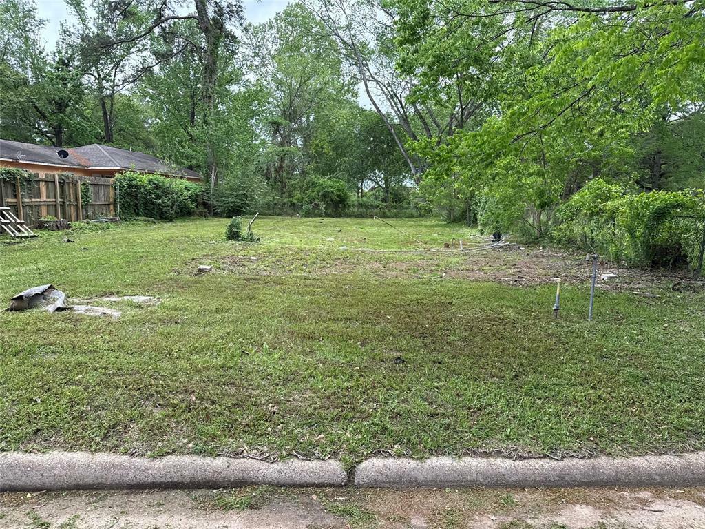 Property Photo: 1311 N Blair Avenue TX 77327