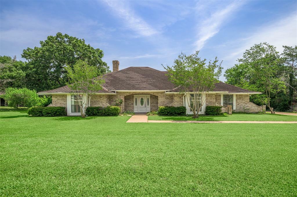 Property Photo: 207 Oak Hill Drive TX 77833