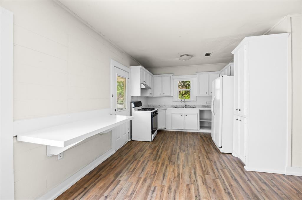 Property Photo: 111 Conroe Drive TX 77301