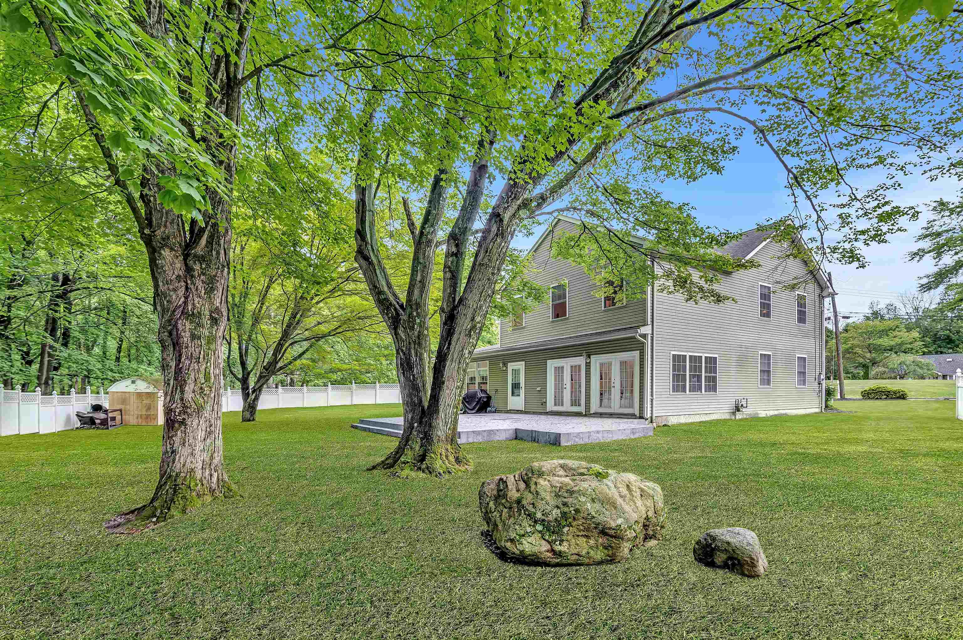 Property Photo:  8 Mary Ct  NJ 07430 
