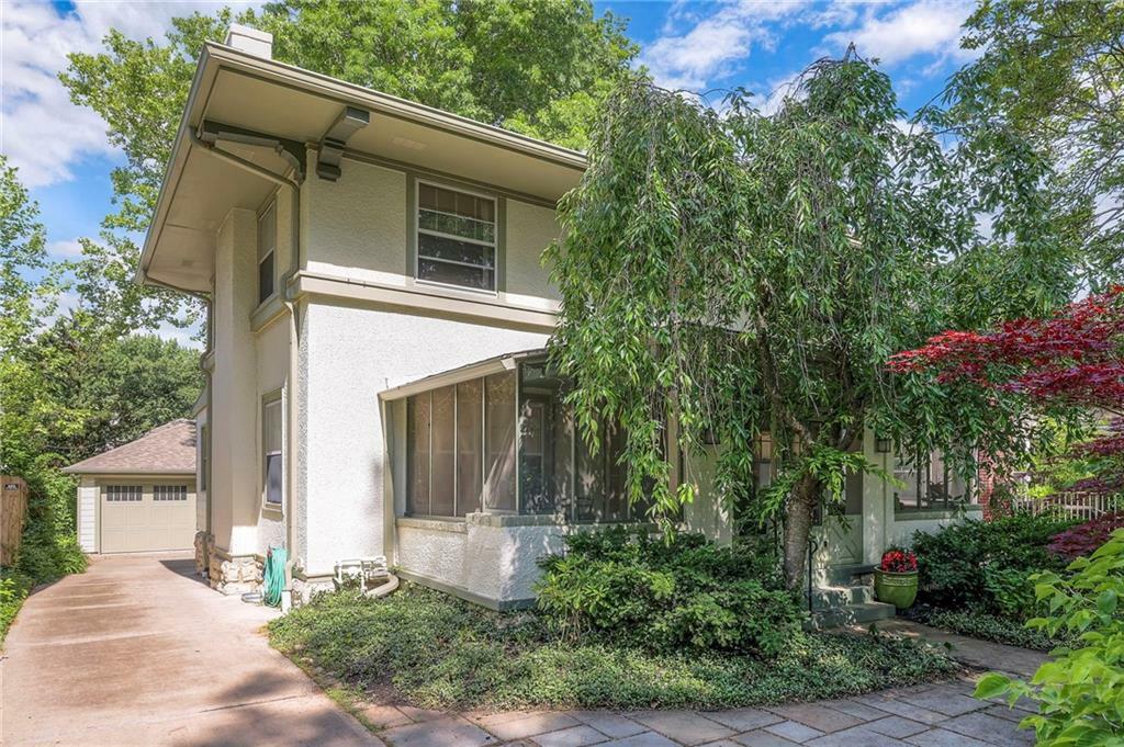 5808 McGee Street  Kansas City MO 64113 photo
