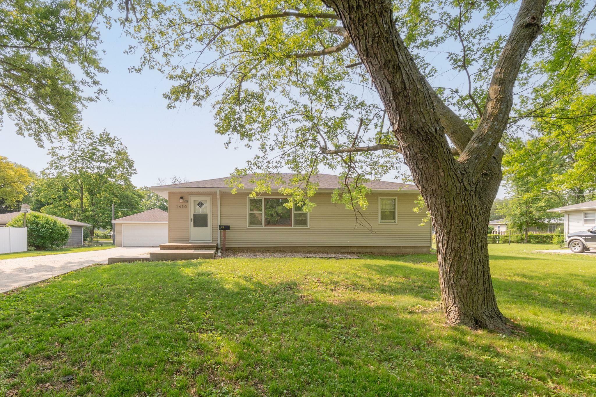 1410 Starbeck Circle  Cedar Falls IA 50613 photo