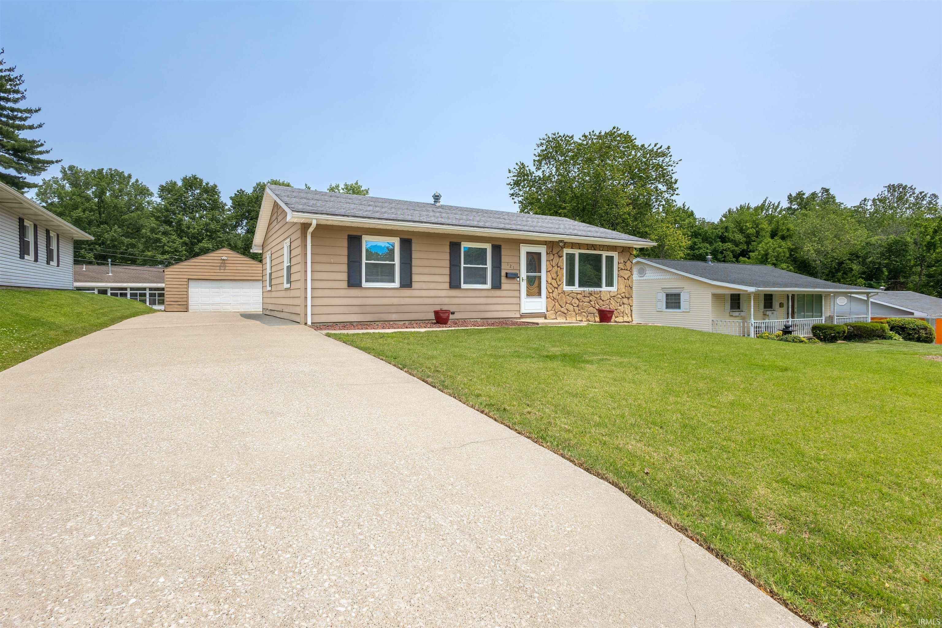 121 W Berkeley Avenue  Evansville IN 47710 photo