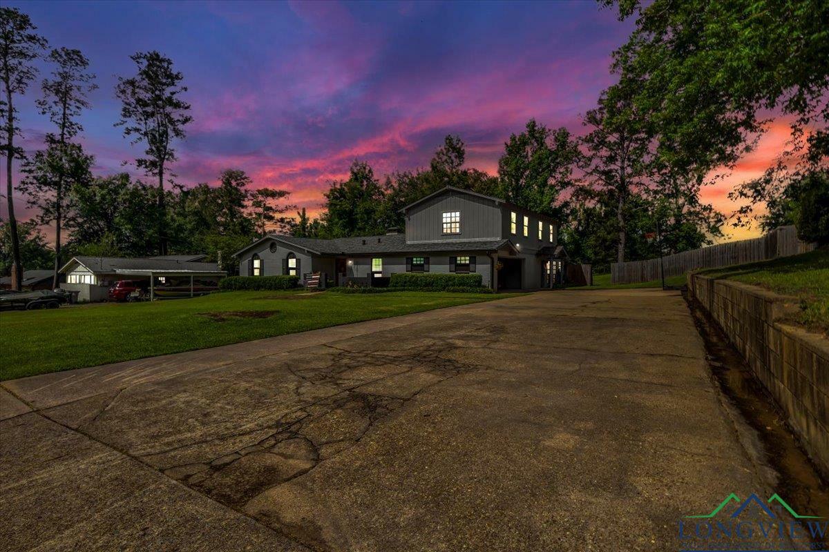 Property Photo: 918 S Evenside TX 75654