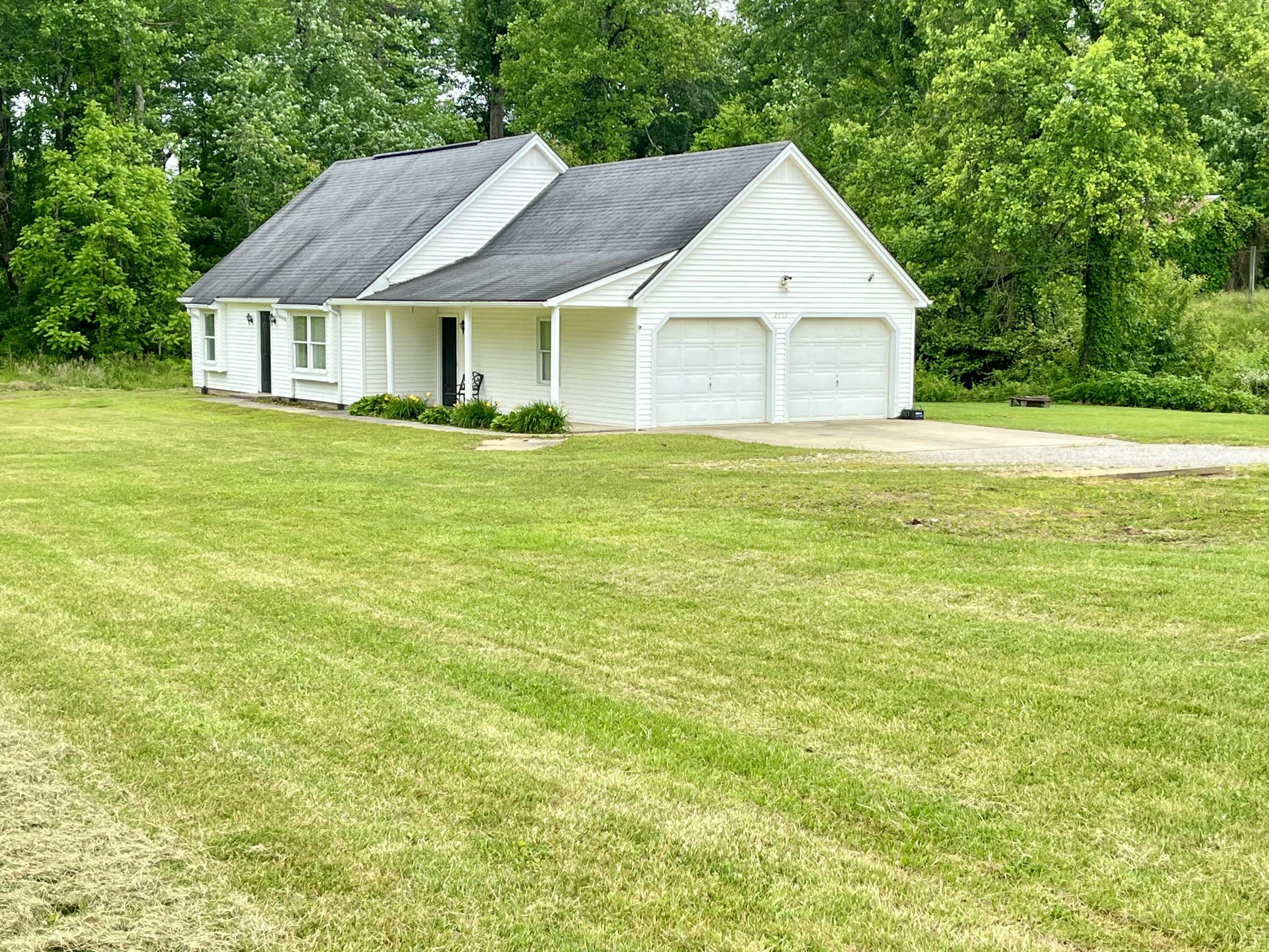 Property Photo: 2953 Somerset Road KY 40741