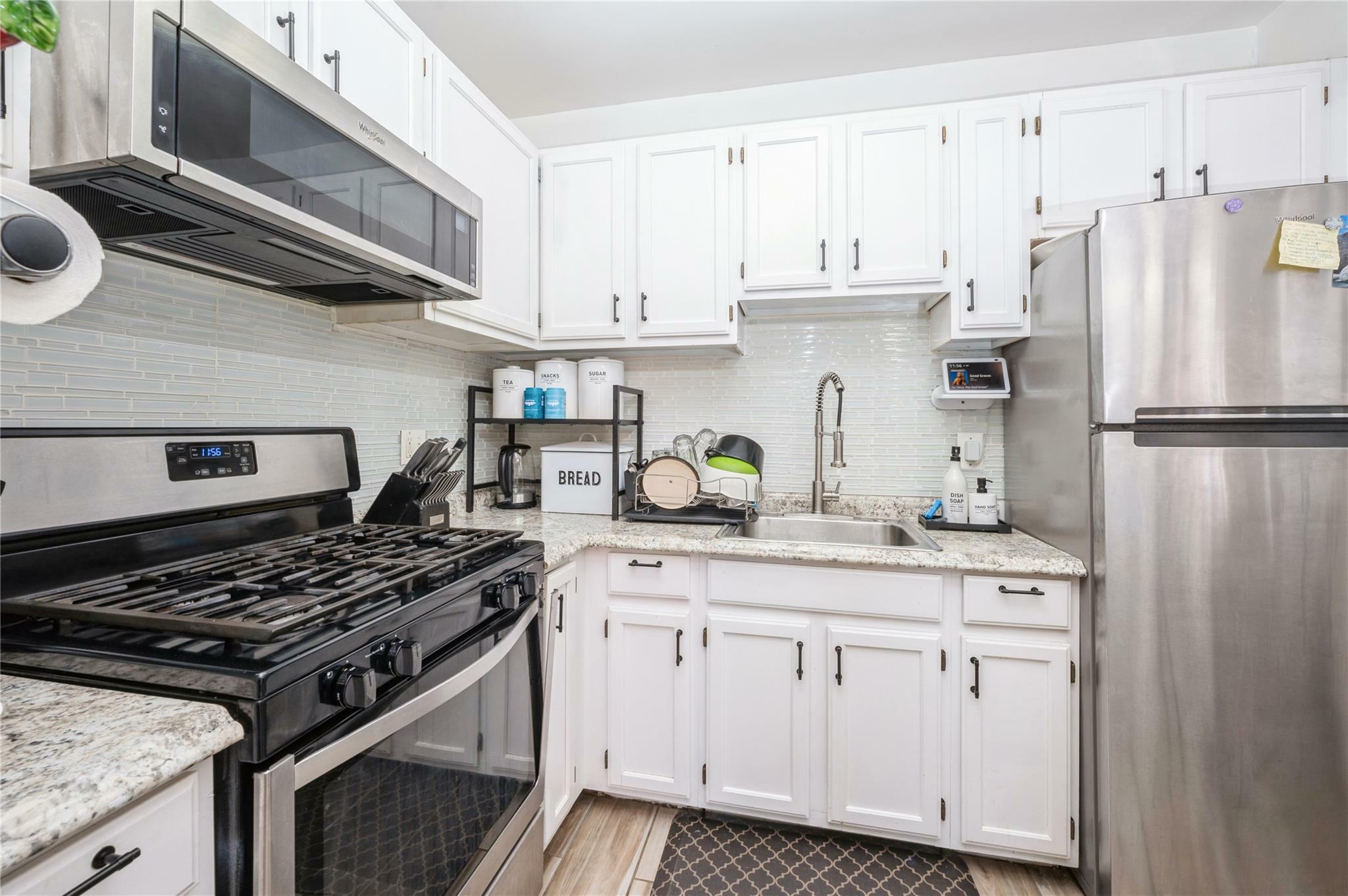 Property Photo: 1272 Grant Avenue NY 10456