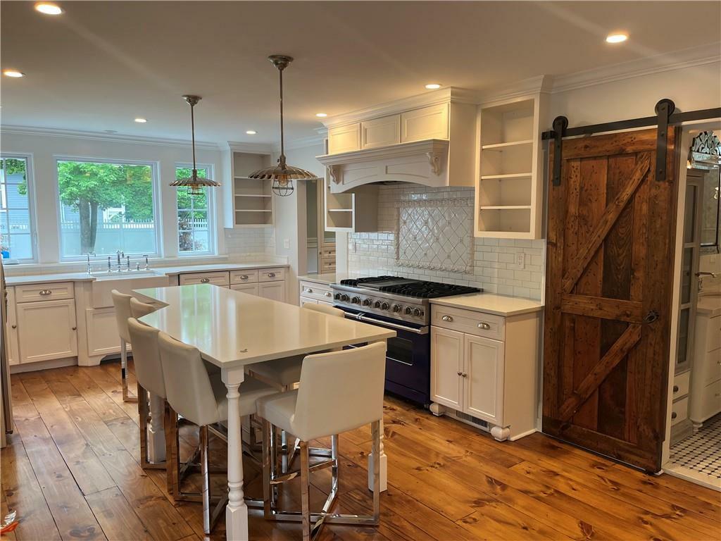Property Photo: 8 Park Avenue NY 10526