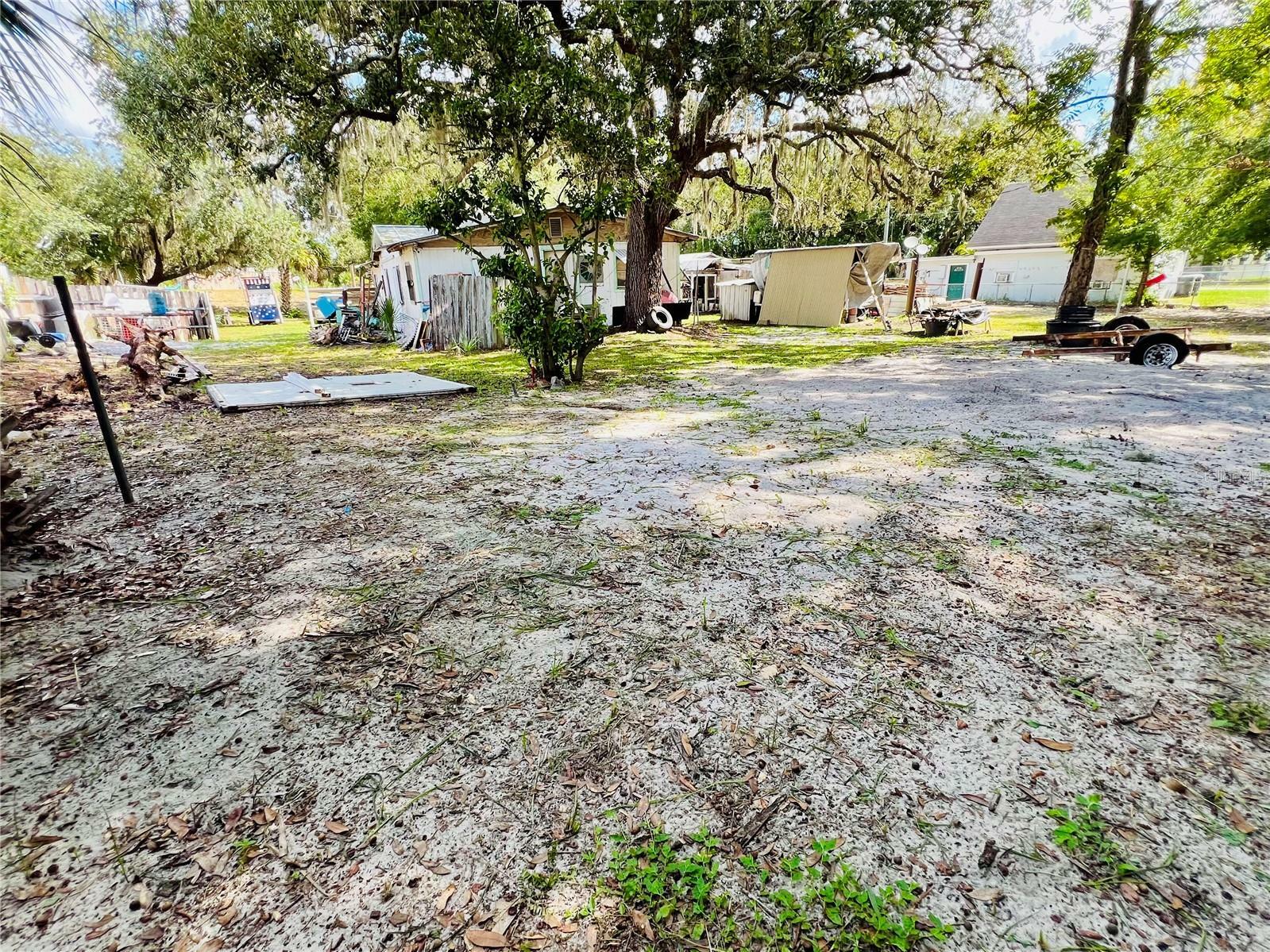 Property Photo:  5809 County Road 547 N  FL 33837 