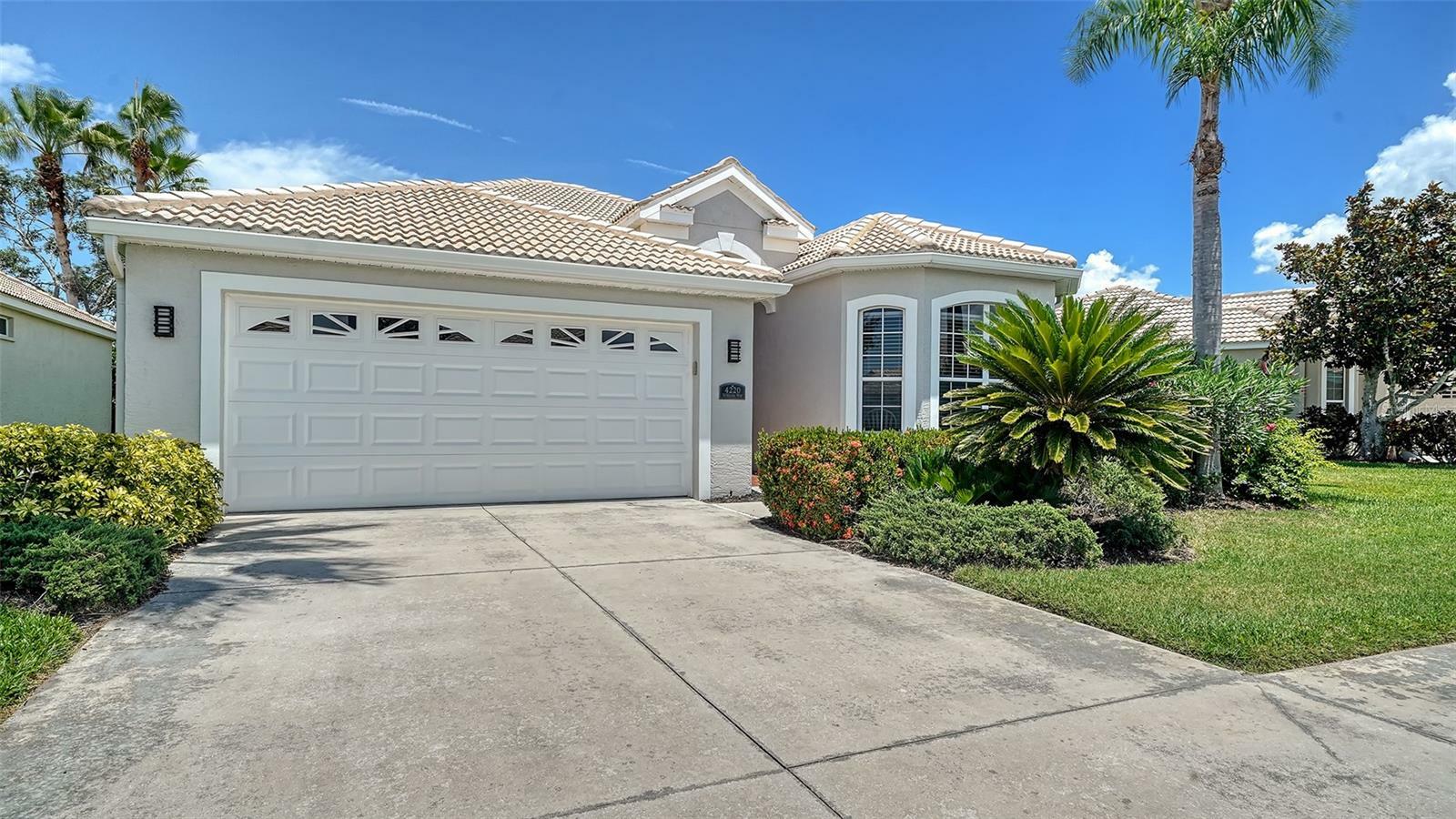 Property Photo: 4220 Miriana Way FL 34233