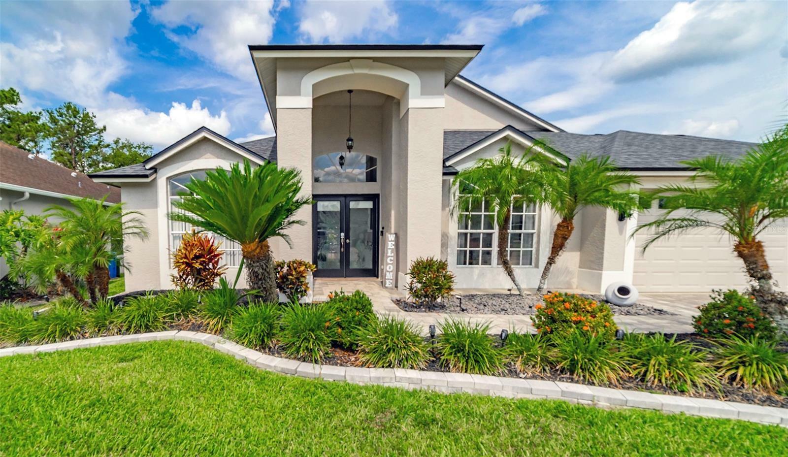 Property Photo: 18504 Country Crest Place FL 33647