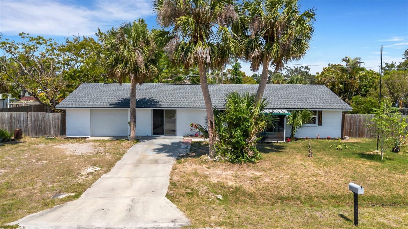 Property Photo: 112 E Marland Court FL 34275